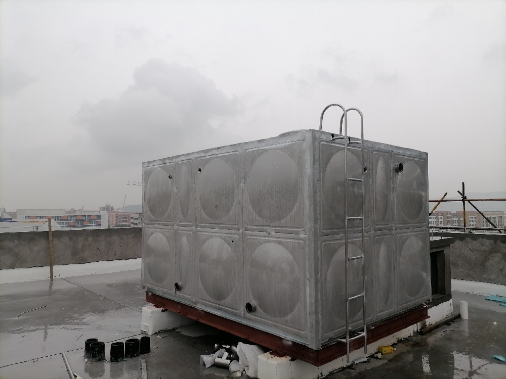 富來電子科技總部基地采購寧波新寶聚供水設備有限公司不銹鋼消防水箱、空氣源熱水系統(tǒng)